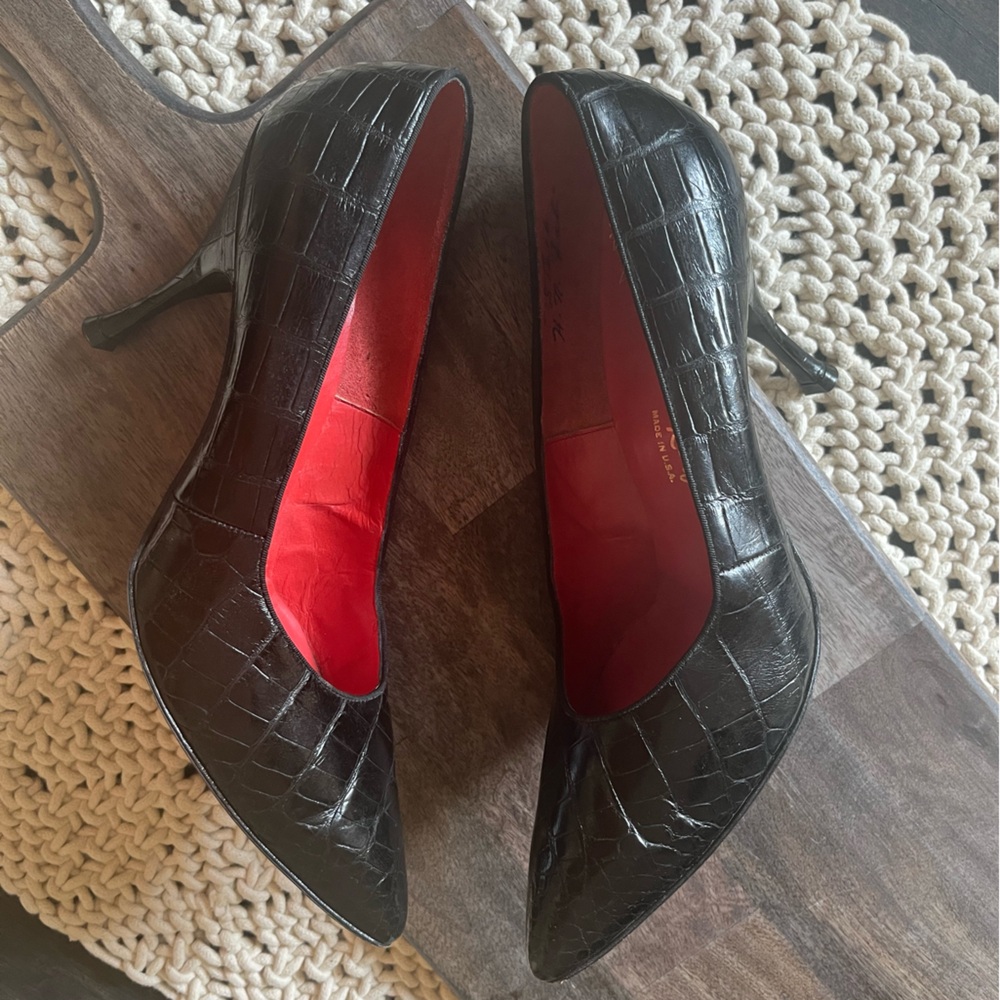 Custom Craft Holt Renfrew Vintage Black  Patent Textured Leather Heels 8.5